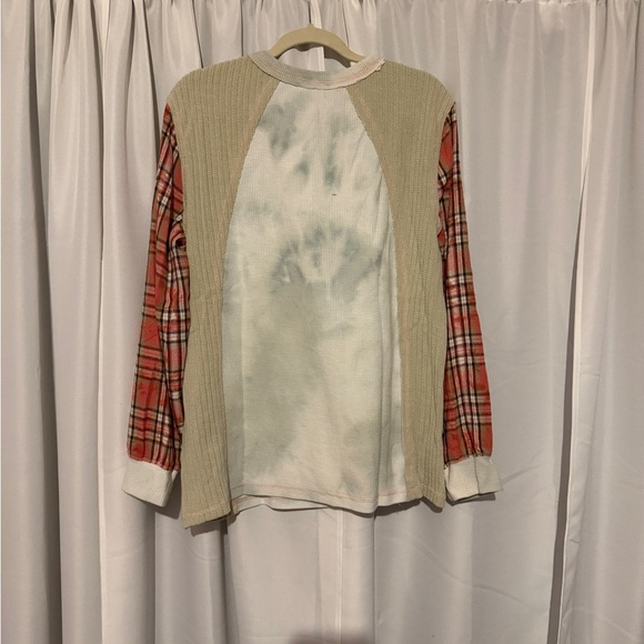 POL Plaid Star Long Sleeve Top - Red and Beige - Picture 2 of 2